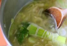 Πώς να μαγειρέψετε σούπα ζουλιέν με κοτόπουλο και μανιτάρια - μια νόστιμη συνταγή